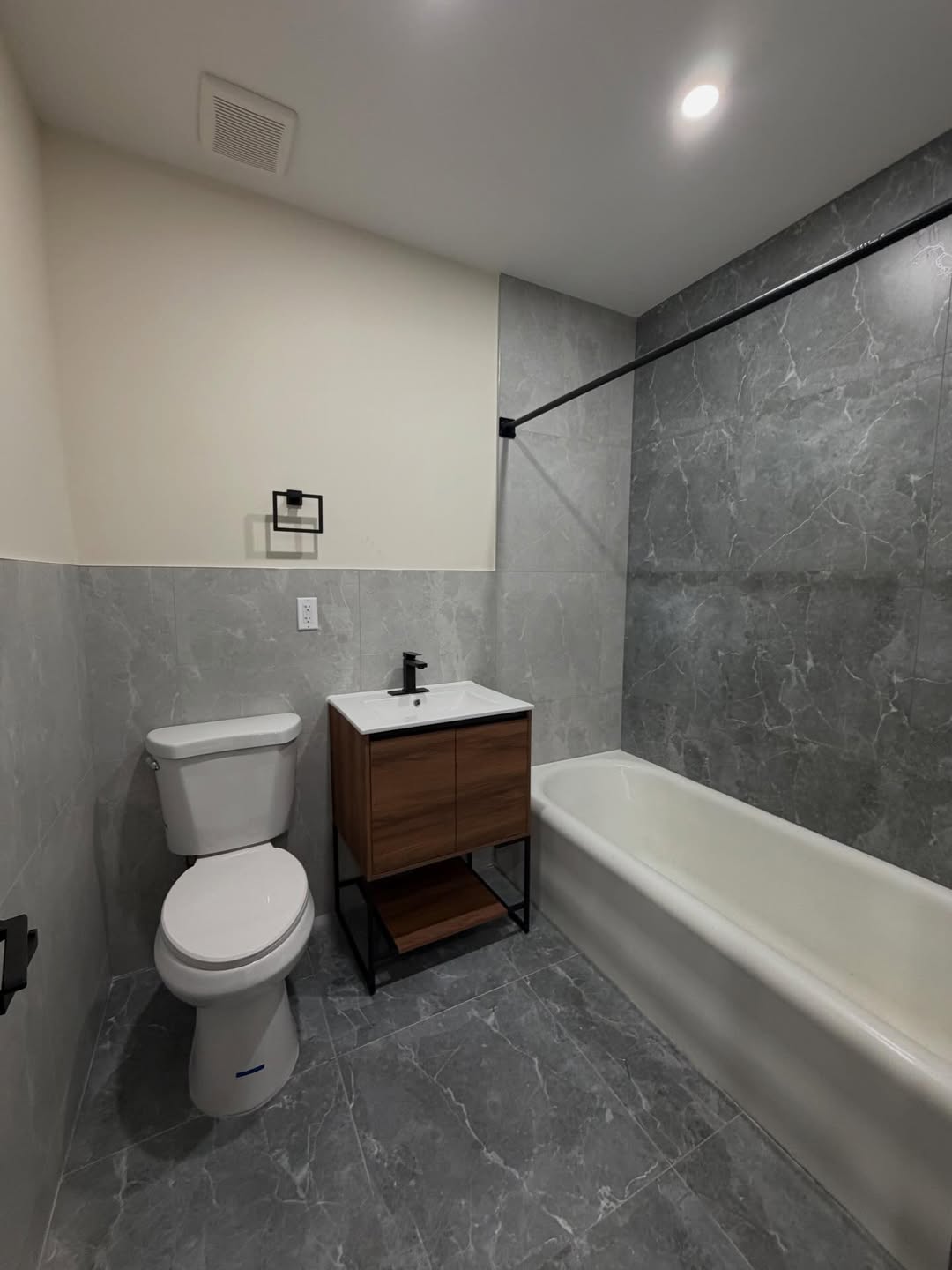 Apartment for rent in Brownsville!