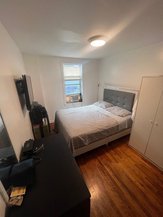 Habitación Para Dama Jackson Heights