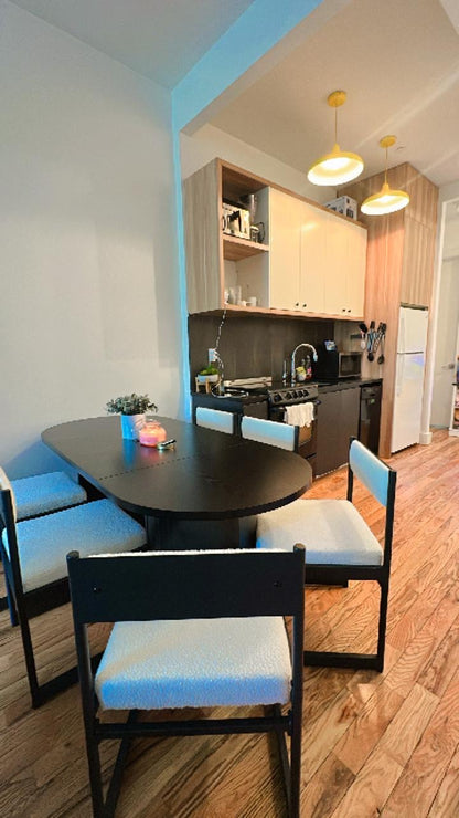 Habitación Privada con Terraza Amplia y Laundry incluido.