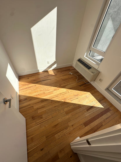 Habitación Privada con Terraza Amplia y Laundry incluido.