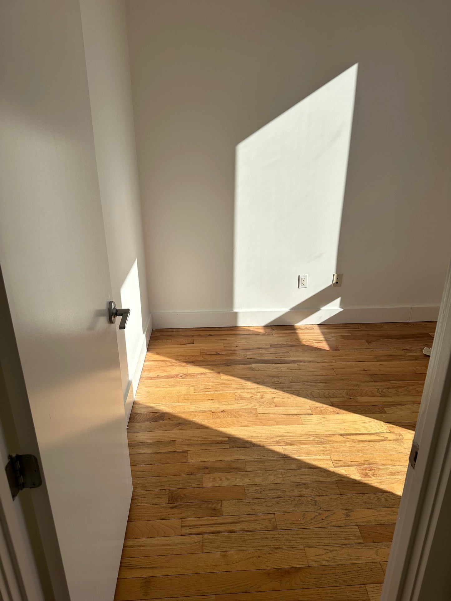 Habitación Privada con Terraza Amplia y Laundry incluido.