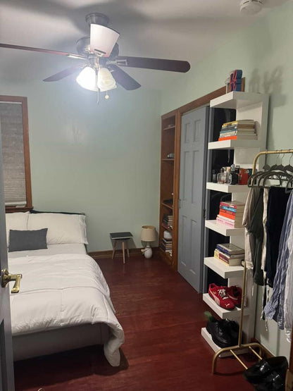 Habitación privada en Astoria. ¡Buena ubicación!