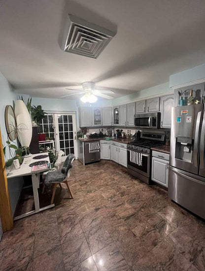 Habitación privada en Astoria. ¡Buena ubicación!