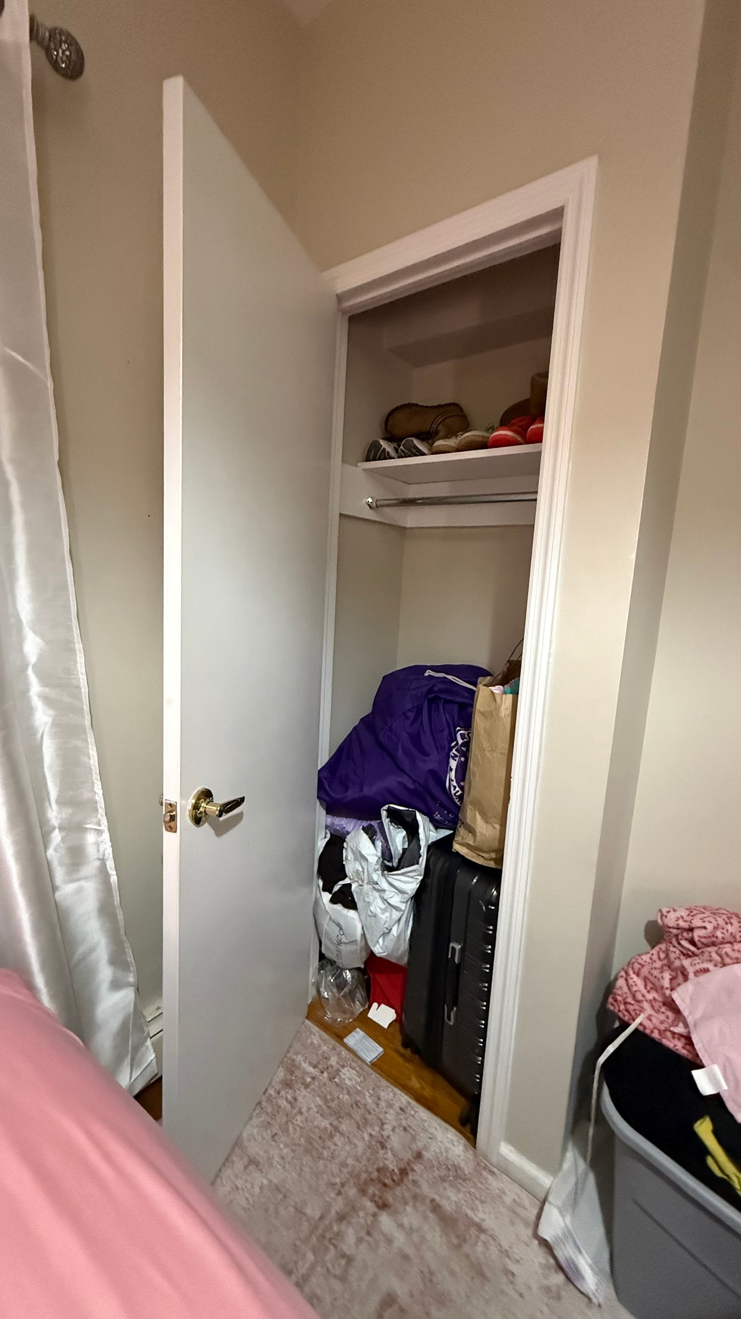 Habitación muy linda y espaciosa totalmente amoblada