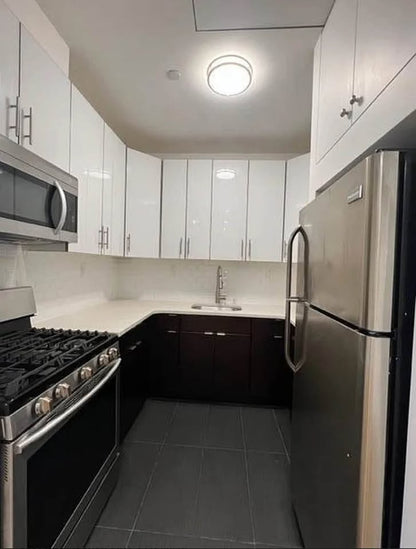 Habitación privada sin amoblar en elmhurst, Queens, frente al Mall