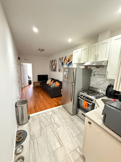 SE RENTA HABITACIÓN EN WILLIAMSBURG – SOLO MUJER