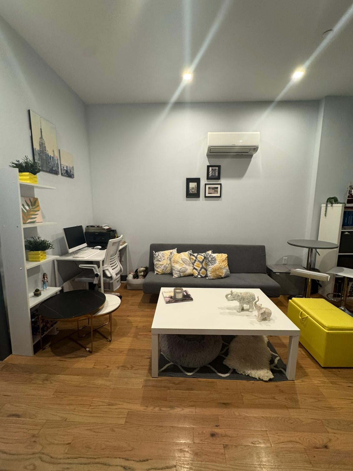 Habitación privada amoblada con patio Privado