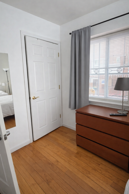 ¡Hermosa Habitación Amoblada en Woodside – Disponible Ahora! 🏡 Primer Piso ✨