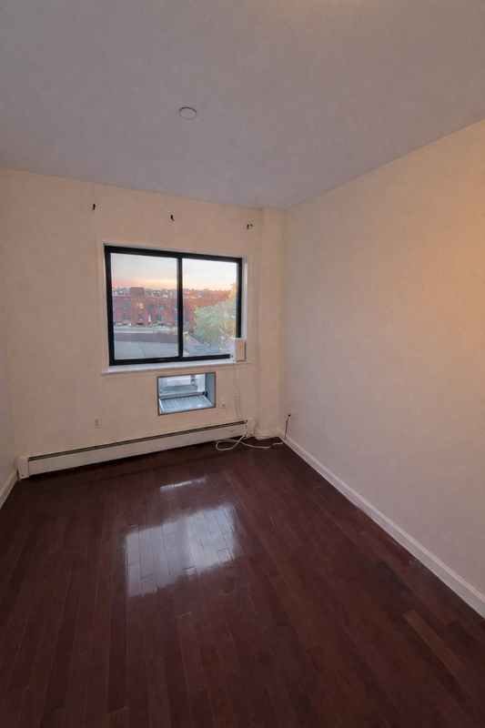 Private room one block from Train Station 7