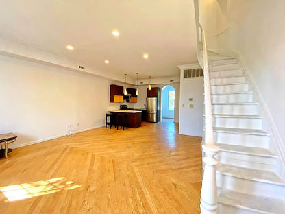 Apartment For Rent - Greenwood