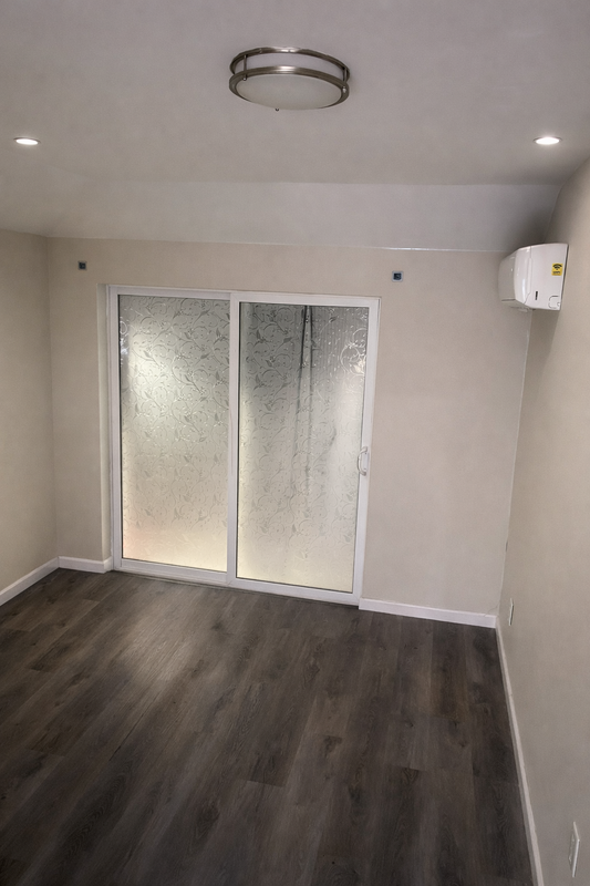 Habitación con balcón y linda vista