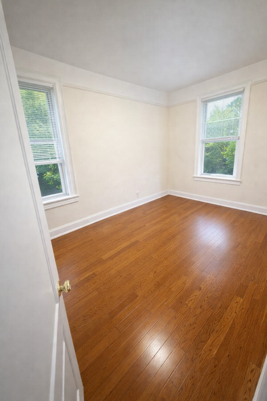 Rento cuarto grande en Jackson Heights, Queens.