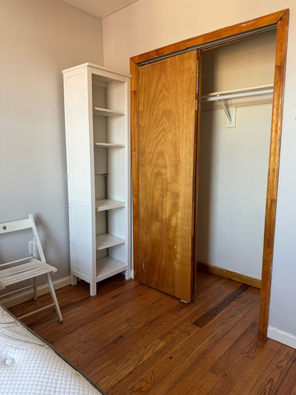 Private room in Corona with private bathroom for two people