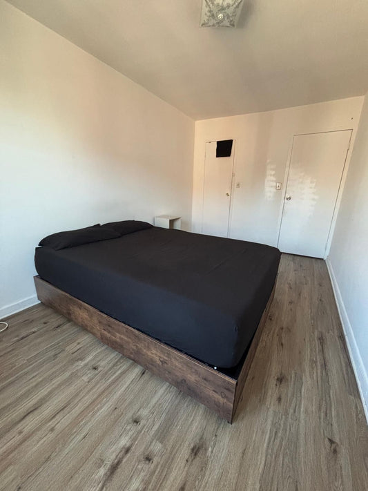 Habitación privada en Maspeth!