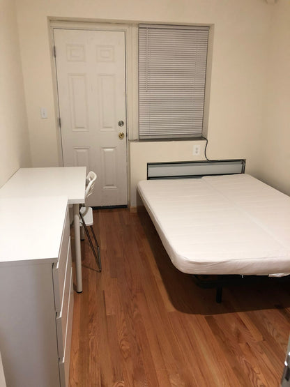 Habitación privada en Elmhurst!