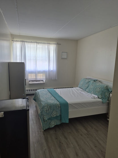 Spacious Room Near 181st Manhattan & Bronx Border