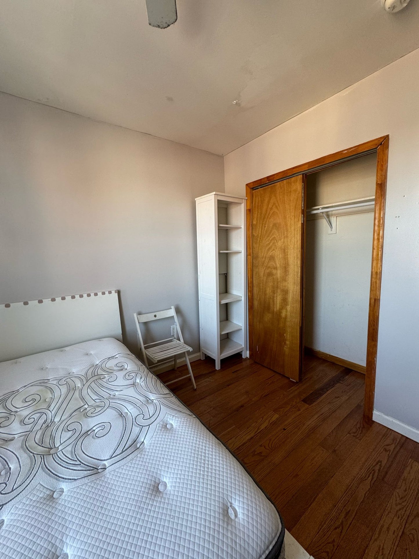 Private room in Corona with private bathroom for two people