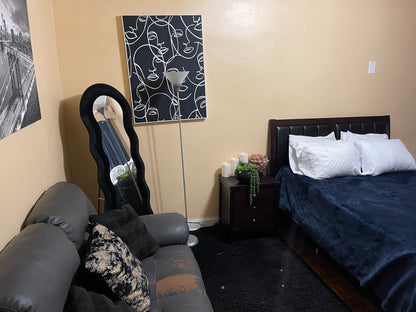 Room in a good area, Italian neighborhood, clean and quiet