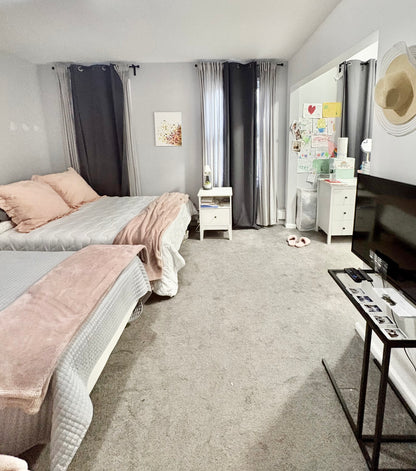 Furnished room for rent in Queens!