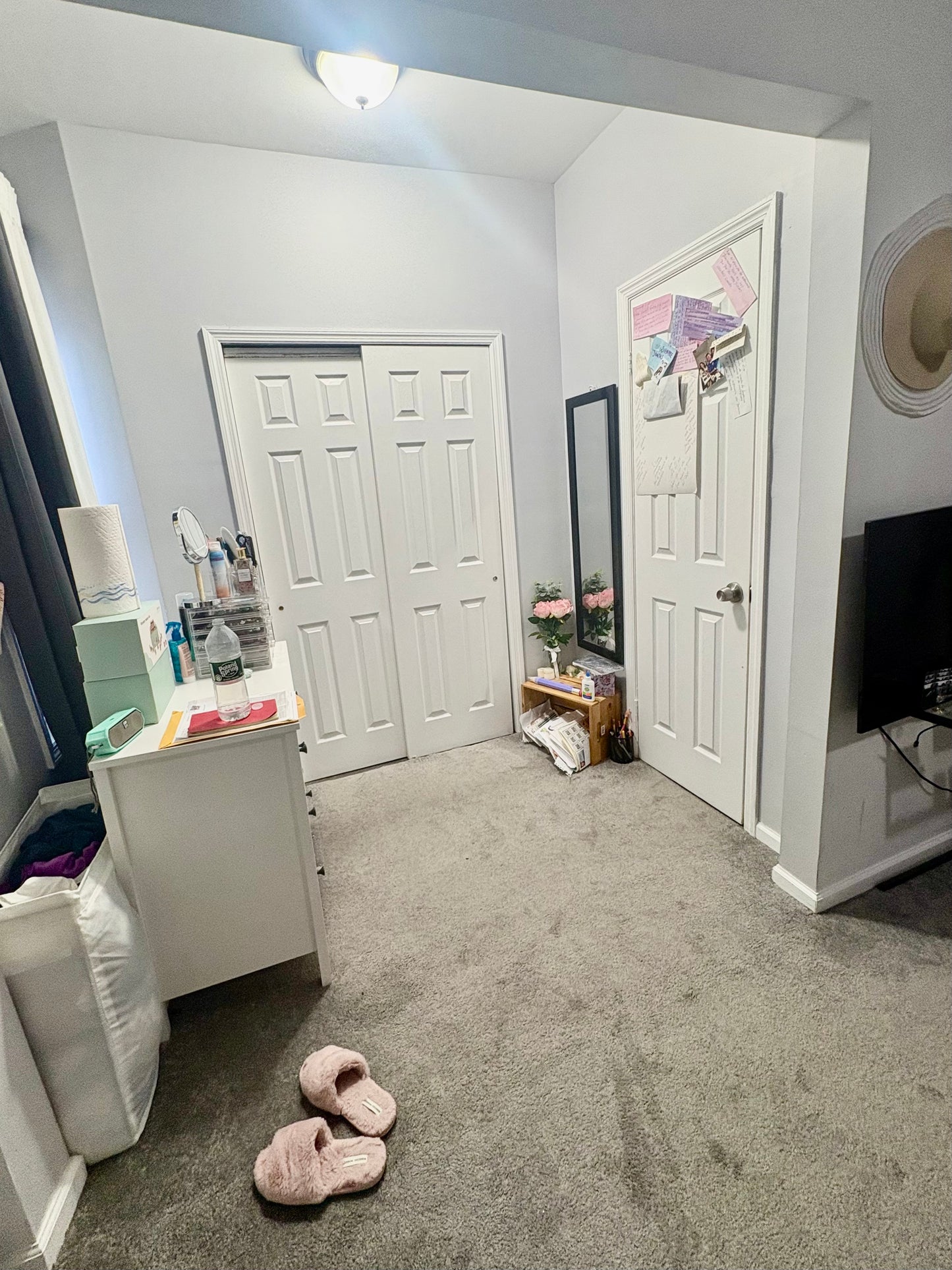 Furnished room for rent in Queens!