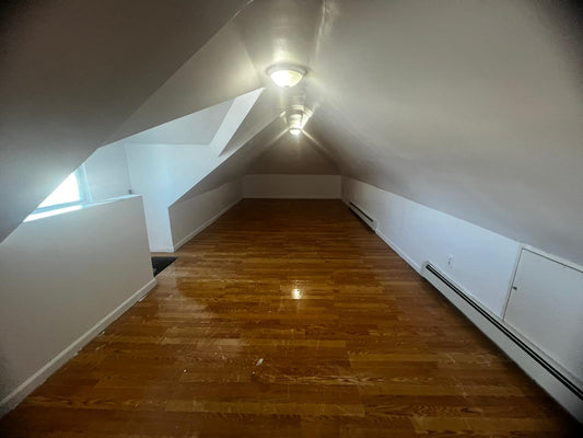 Private room for rent for a woman in East Elmhurst