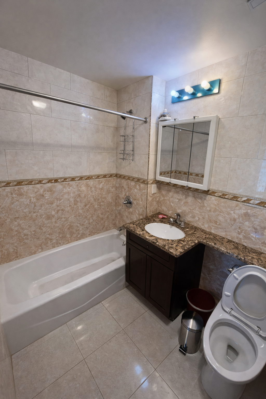 Private room one block from Train Station 7