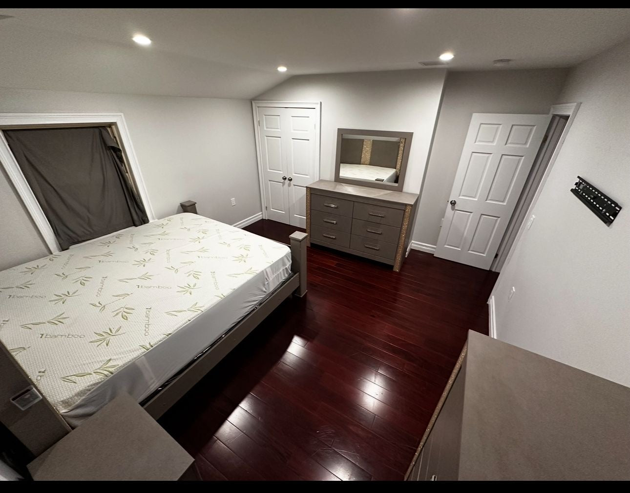 Habitación grande en casa hermosa en South Ozone Park