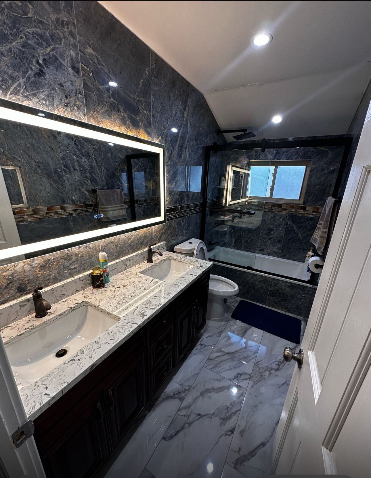 Habitación grande en casa hermosa en South Ozone Park