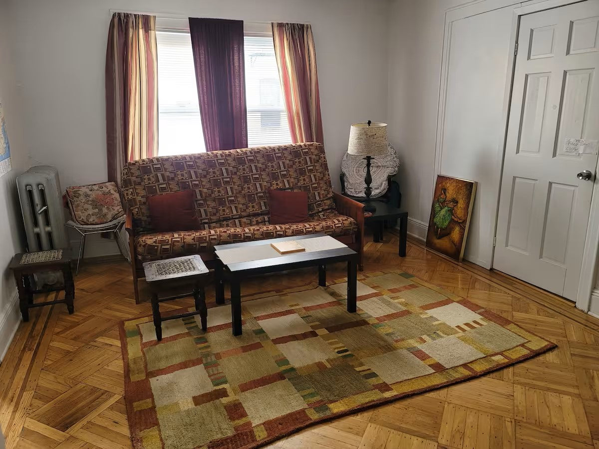 Private Room for Rent by Week in Glendale