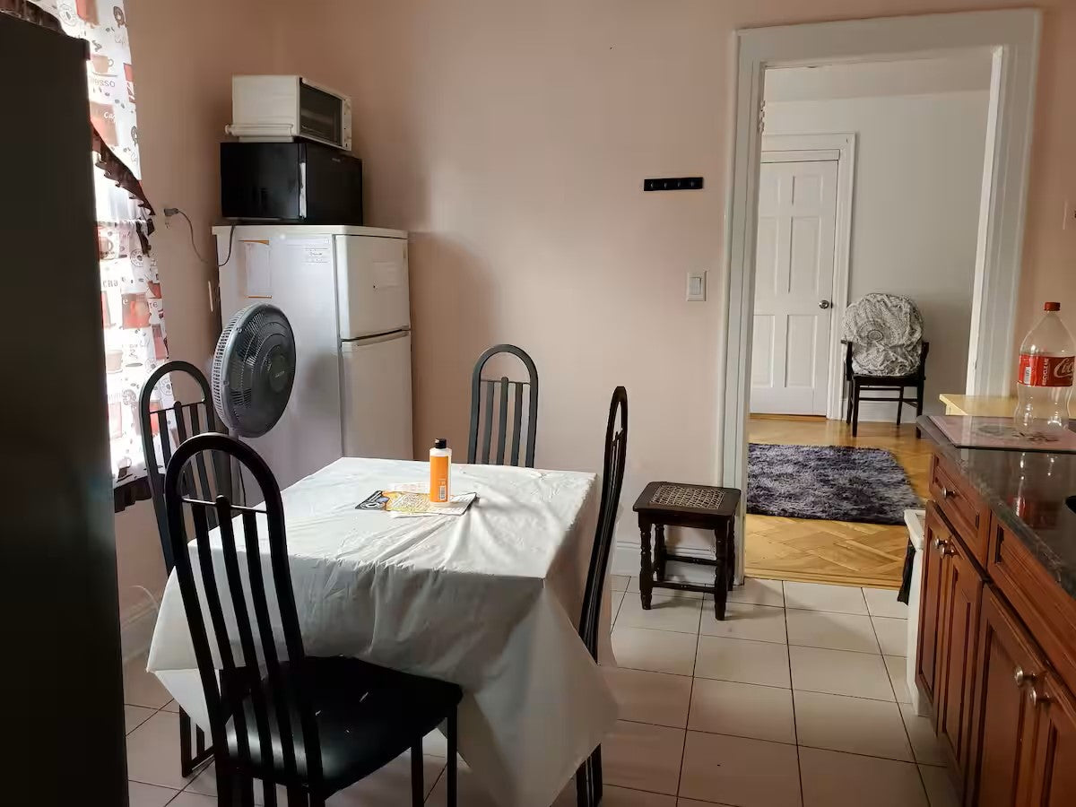 Private Room for Rent by Week in Glendale