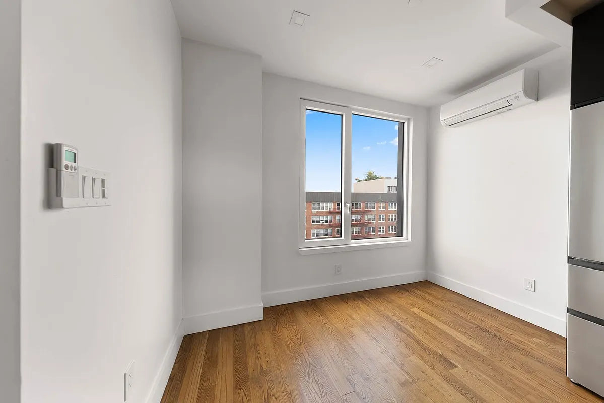 Modern Studio / 1 Bathroom Apartment in Midwood