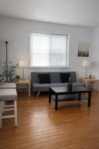 ¡Hermosa Habitación Amoblada en Woodside – Disponible Ahora! 🏡 Primer Piso ✨