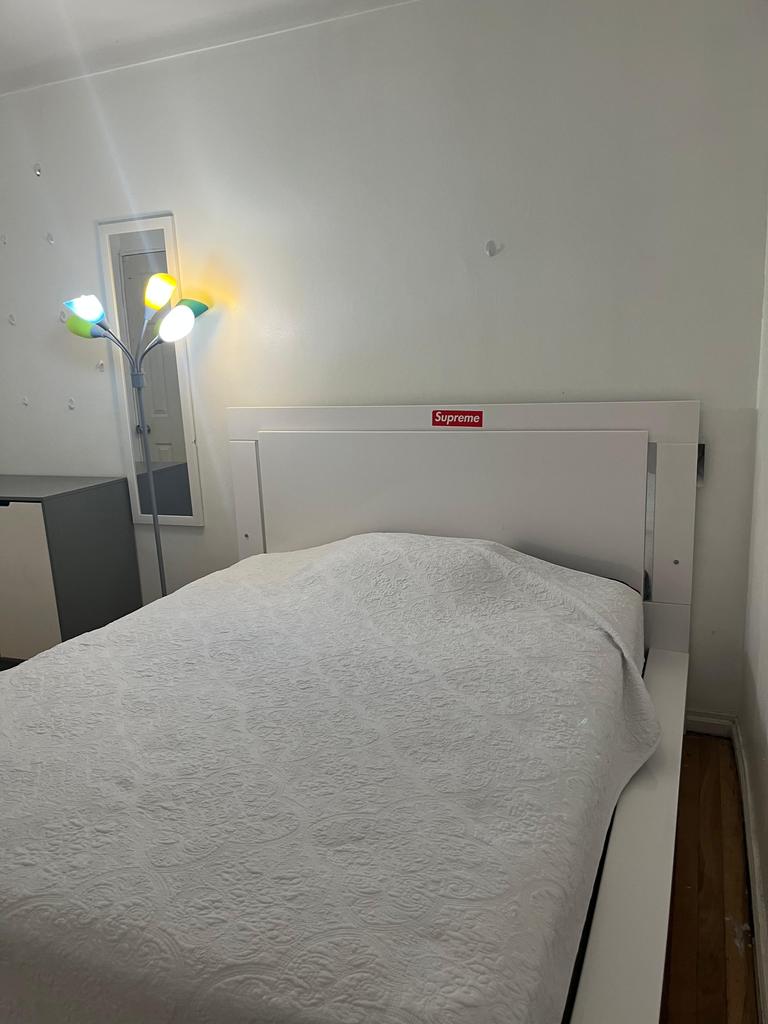 ¡Hermosa habitación disponible ya! Depósito flexible