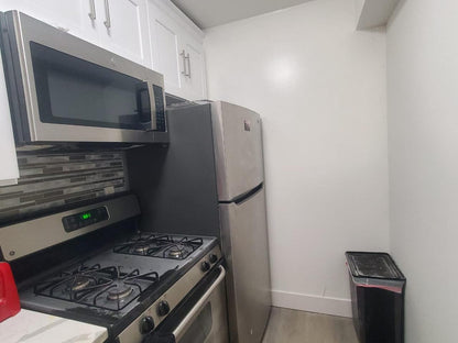 ¡Amplia y cómoda habitación en Ridgewood!