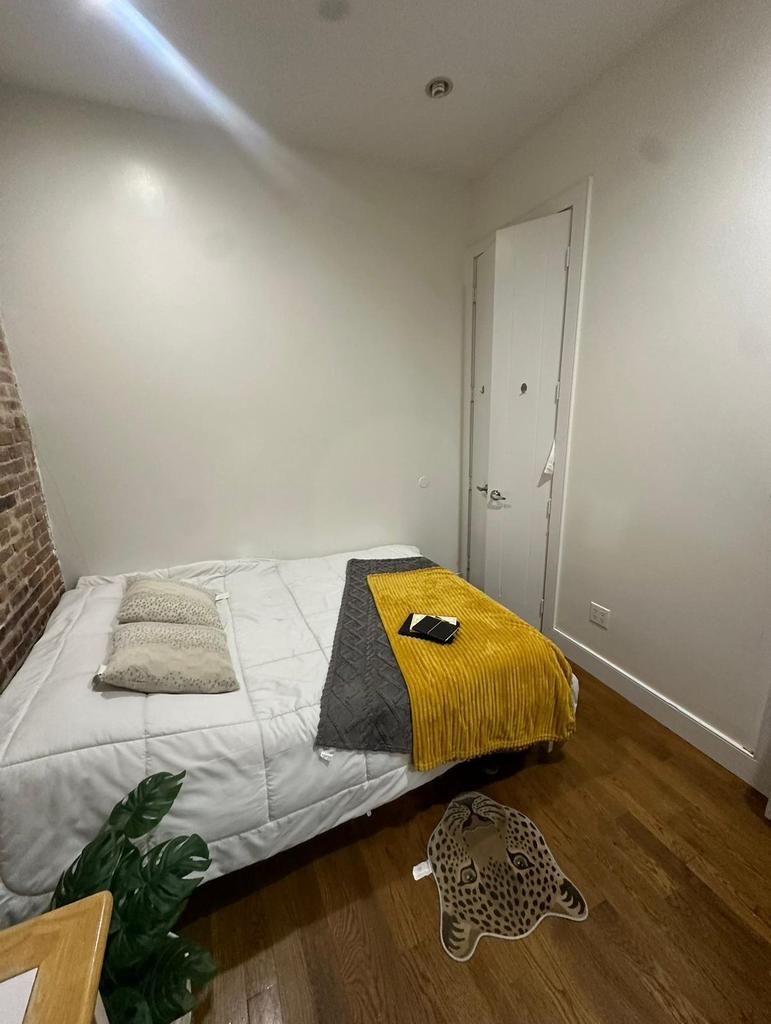 Habitación privada sin amoblar con excelente ubicación
