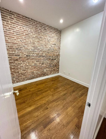 Habitación privada sin amoblar con excelente ubicación