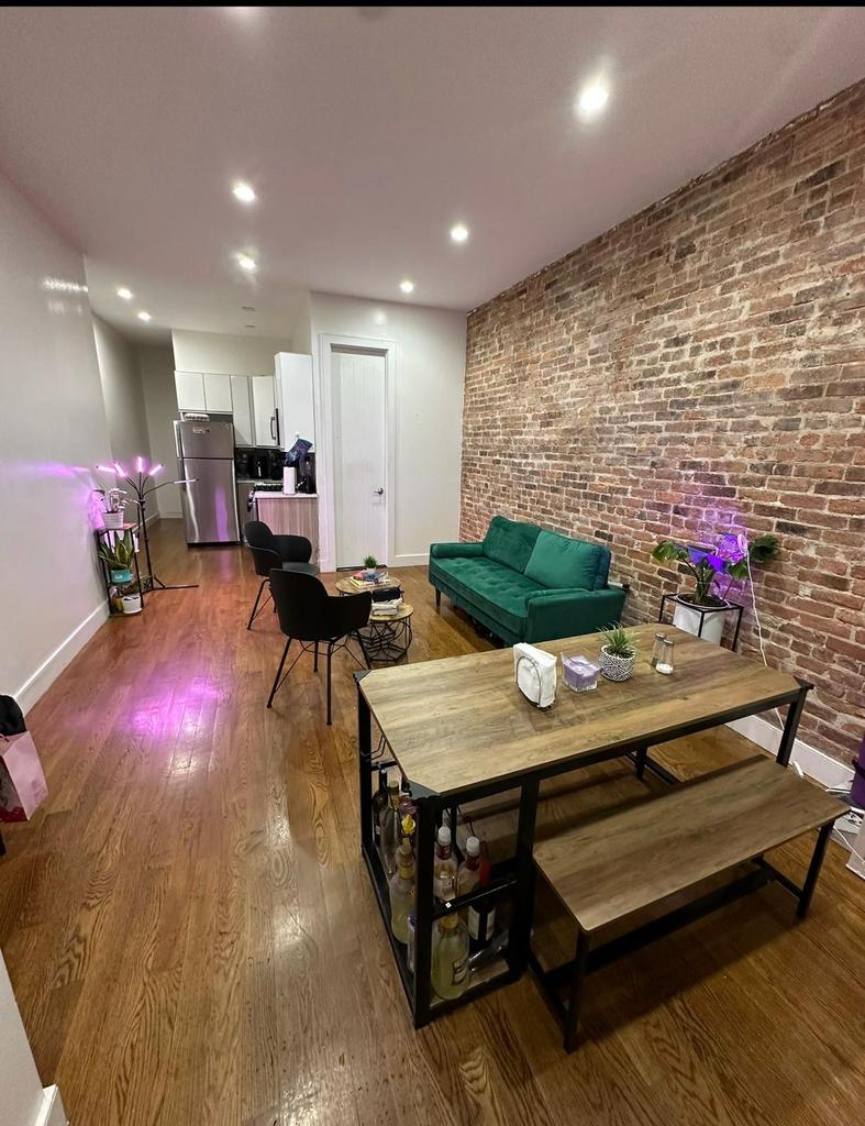 Habitación privada sin amoblar con excelente ubicación