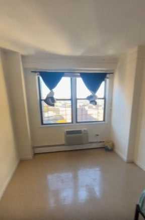 Room for rent in Corona!