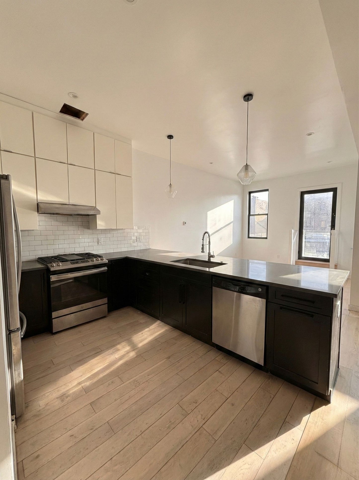 Spacious 5 Bedroom, 3 Bathroom Apartment in Bushwick