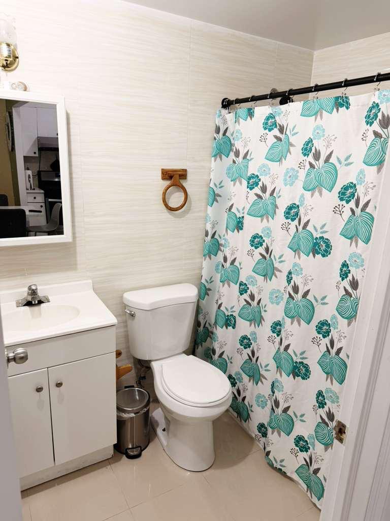 Habitación privada Elmhurst, cerca a tren y mall