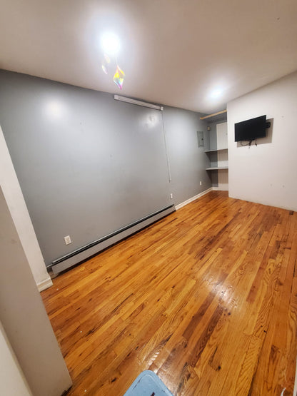 ¡Habitación privada muy linda en Ridgewood!