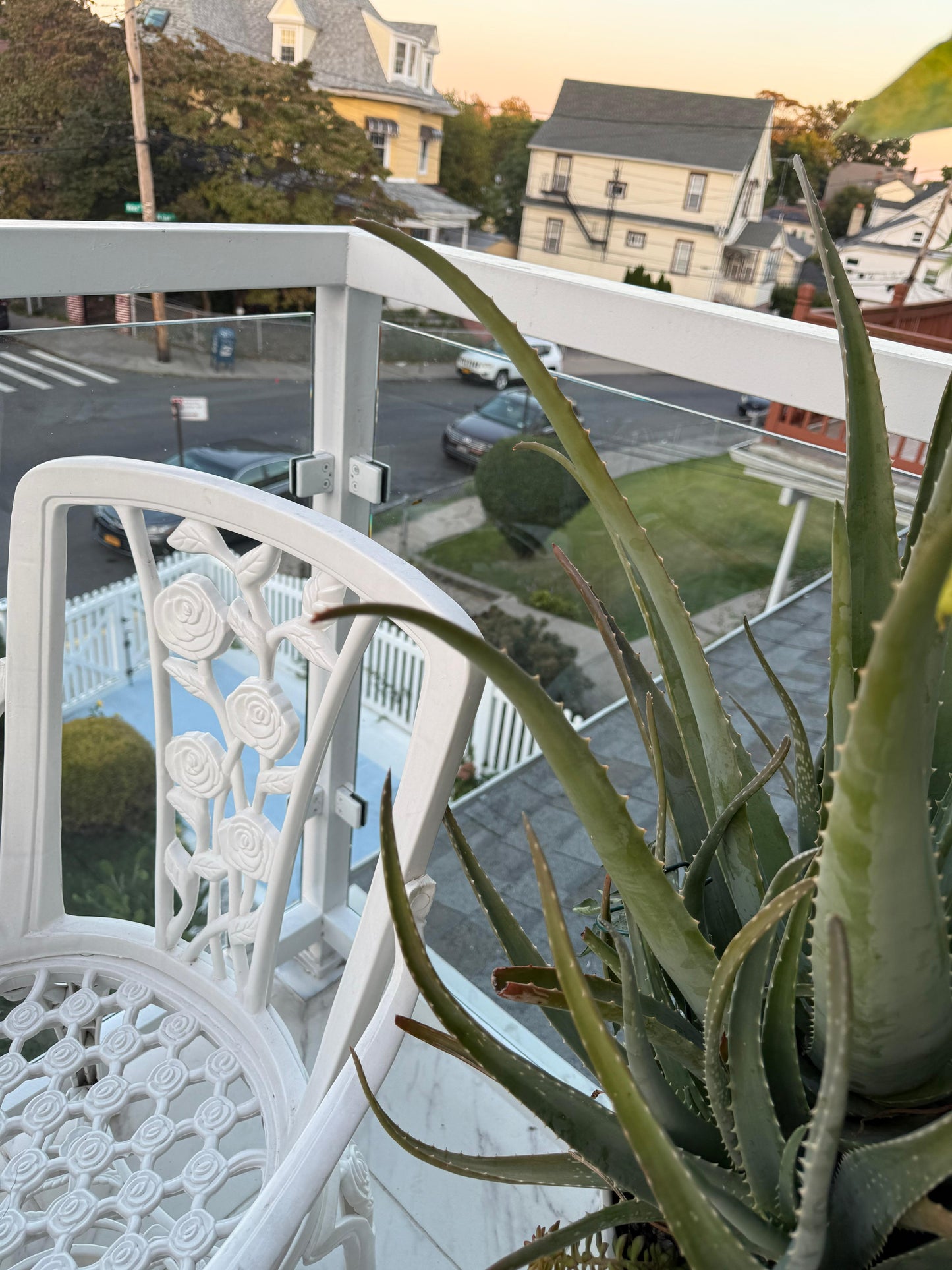 Room in the Bronx in a Private House – Close to Everything, with Access to Patio and Balcony