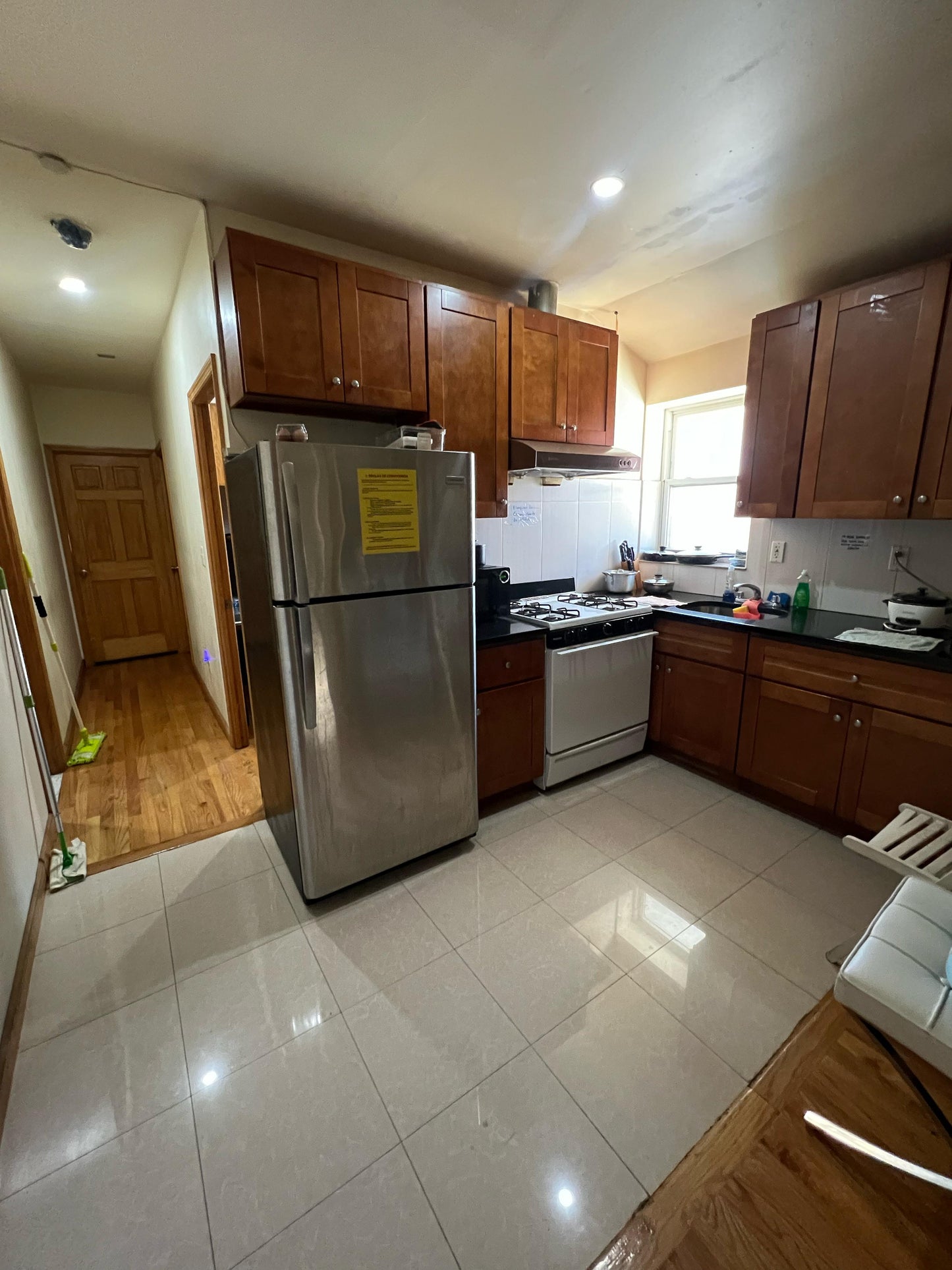 Room for rent in Elmhurst!