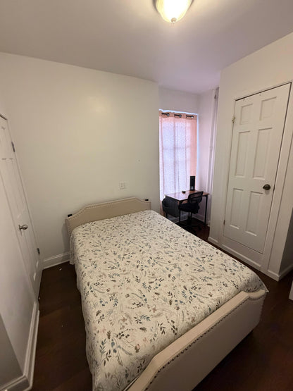Private room in Washington Heights, Manhattan, with flexible deposit