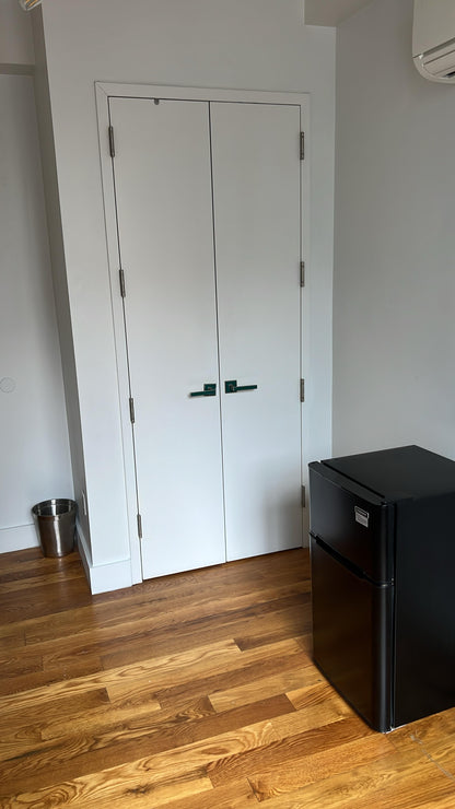 Private Room in Crown Heights, Easy Access to the 4 Train