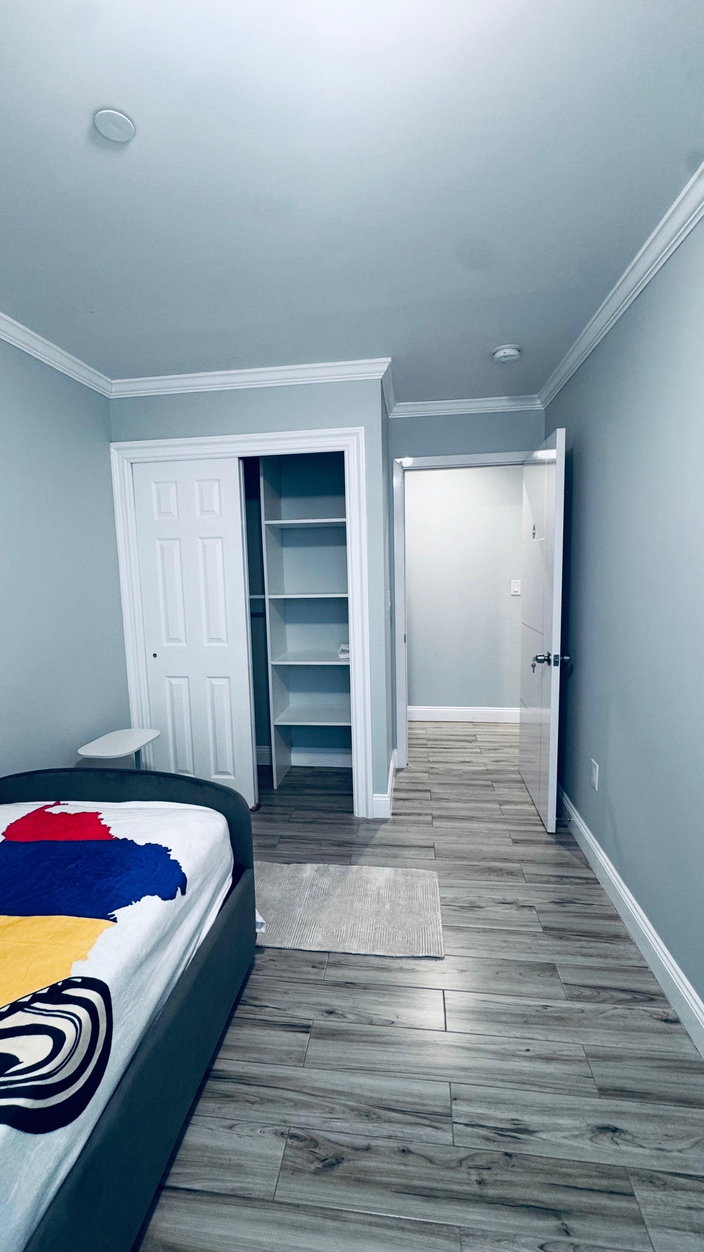 Furnished room in St. Albans, 10 minutes from JFK airport, easy transport