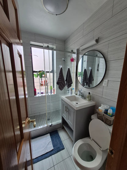 Private room for rent in Jackson Heights!