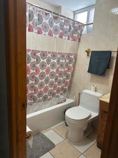 Private room on Junction Blvd in Queens