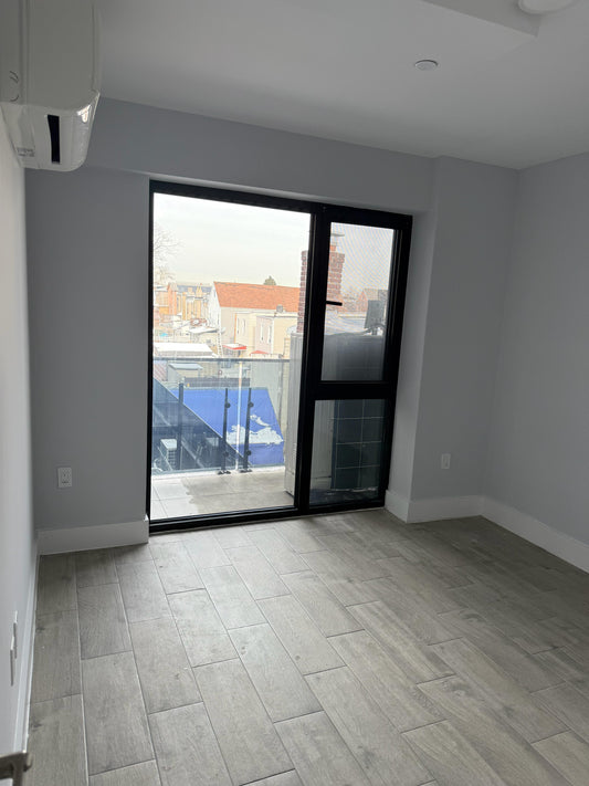 Se renta habitación privada en East Elmhurst!